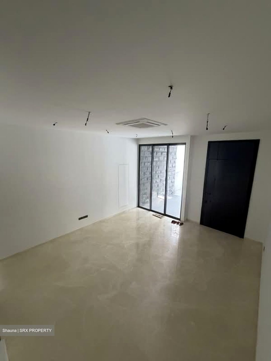 Simon Lane (D19), Terrace #536574121